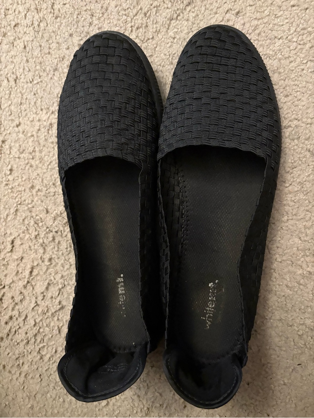 Women’s White Mt. Weasy slip on black woven looking flats in size 12M EUC